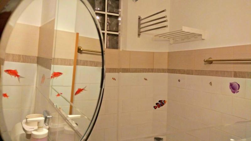 One-Bedroom Apartment - Non-Smoking image 4