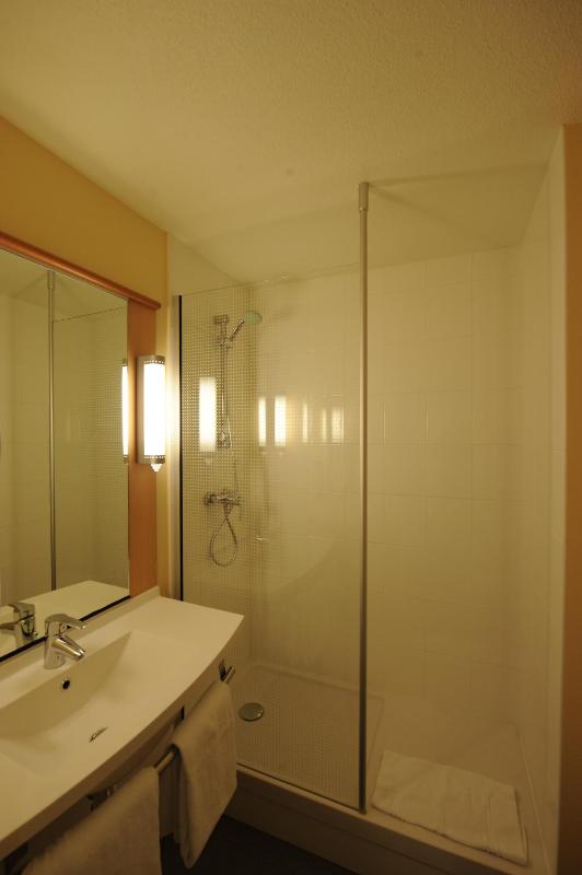 Standard Double Room image 2
