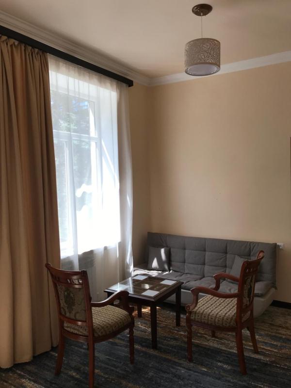 Deluxe Double or Twin Room image 3
