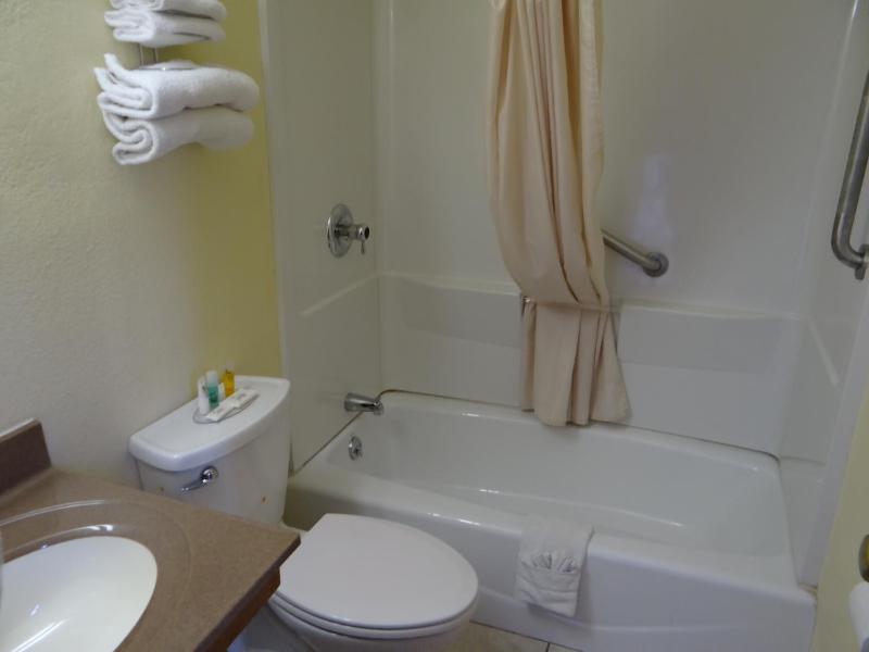 King Room image 3