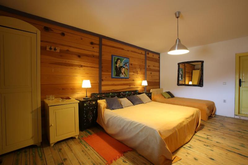 Twin Room image 2