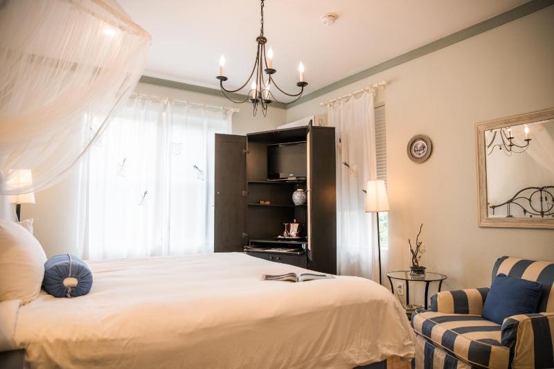 King Room image 3