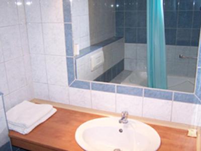 Double Room image 4