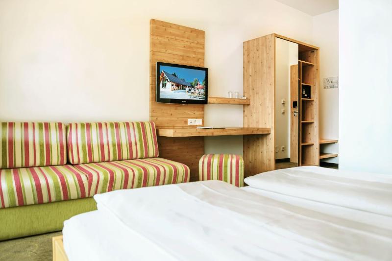 Comfort Double Room with Balcony image 3