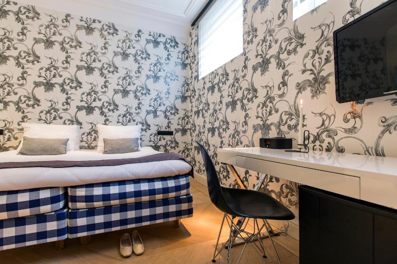 Amsterdam Canal Hotel - image 15