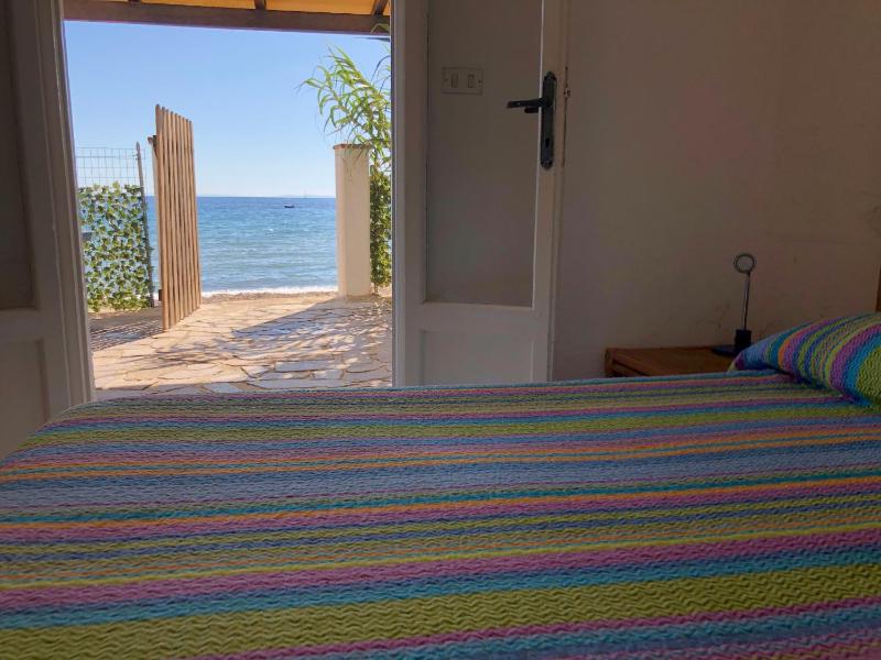 casina mare sulla spiaggia - image 32