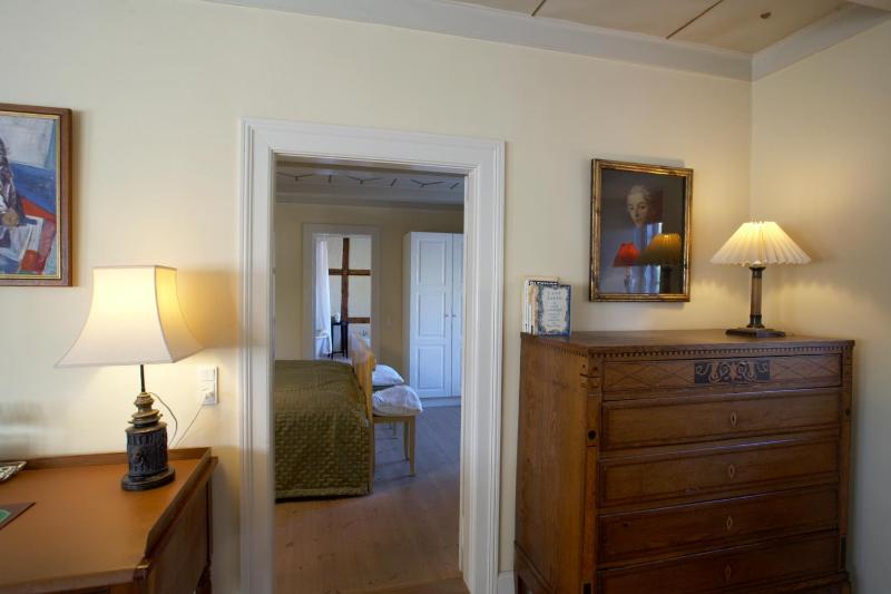 Family Room image 3