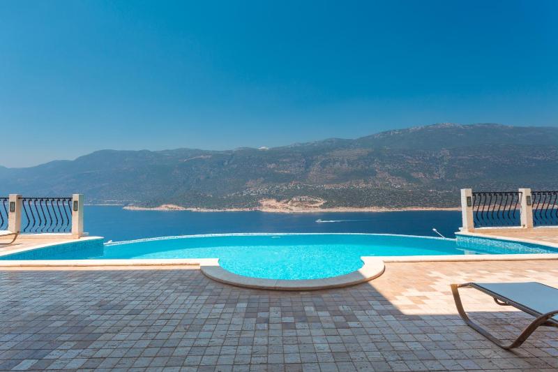 Standard Double Room with Sea View image 3