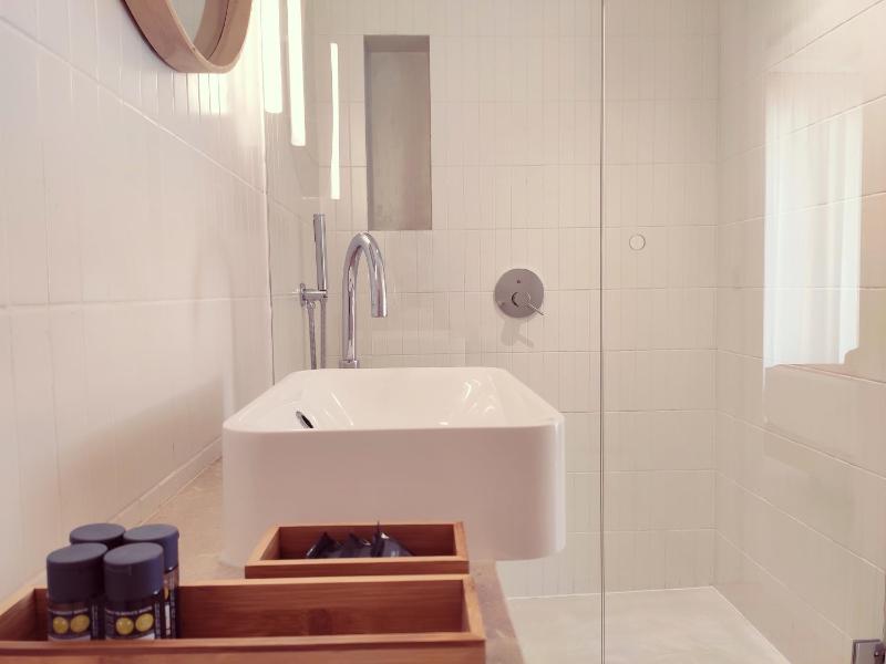 Double Room with Terrace image 4