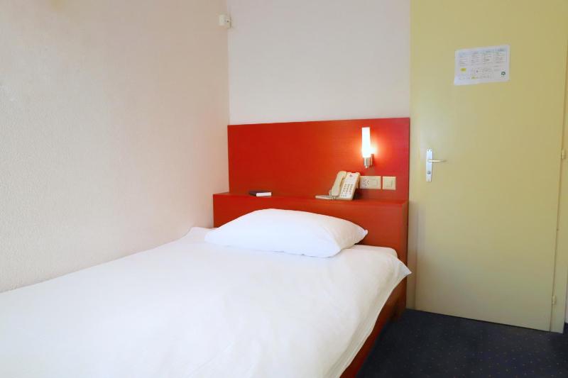 Classic Single Room with Lake View image 1