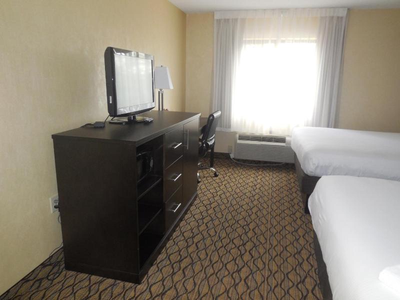 Deluxe Double Room with Two Double Beds - Non-Smoking image 4