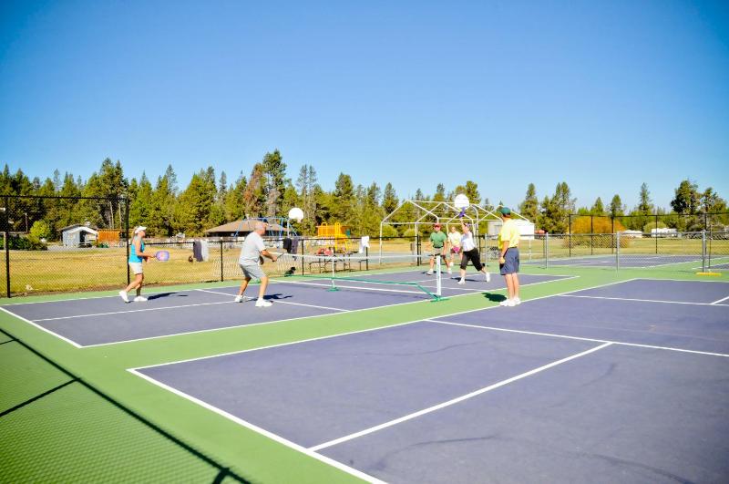 Bend-Sunriver Camping Resort 24 ft. Yurt 16 - image 17