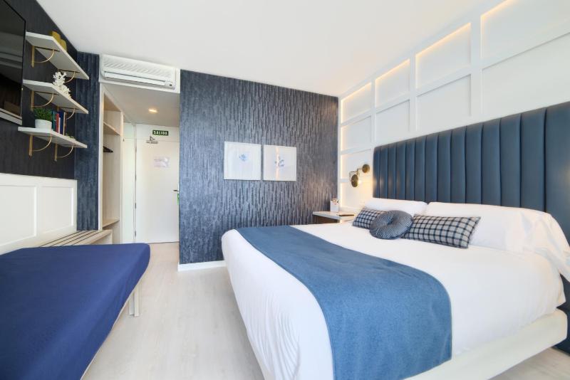 Deluxe Room image 4