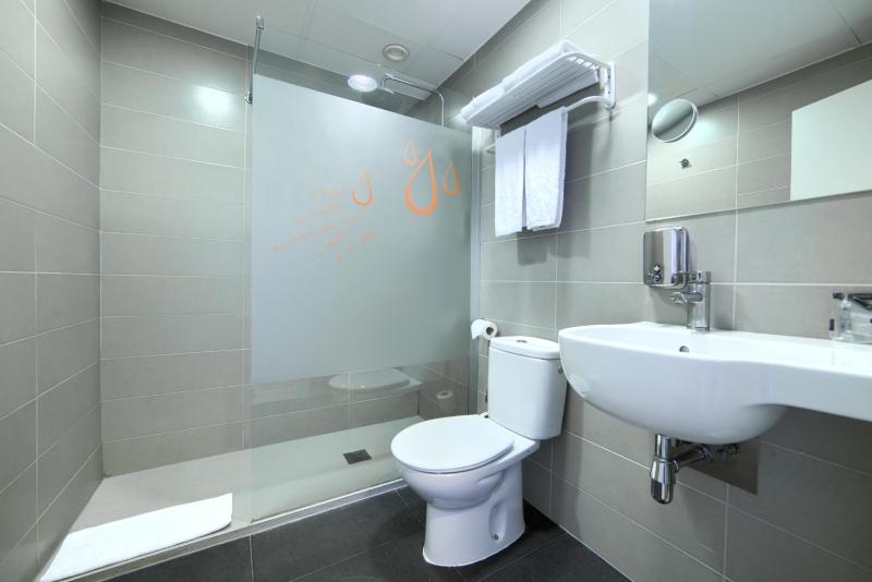 Double Room with Terrace image 4