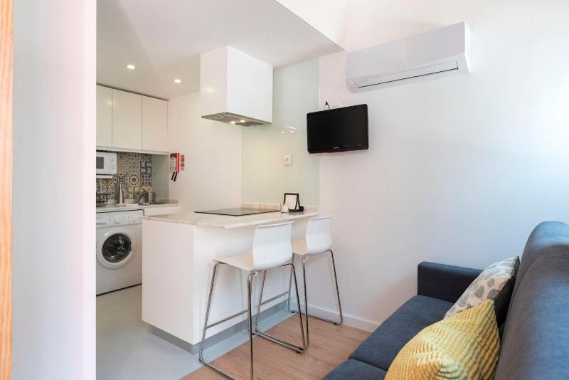 LovelyStay - A Little Slice of Heaven in Porto - image 27