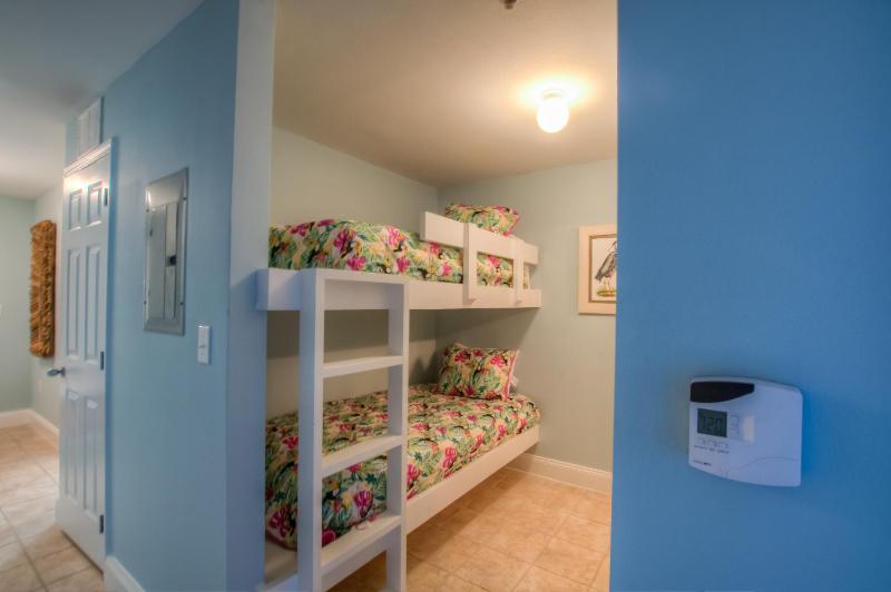 One-Bedroom Apartment image 1