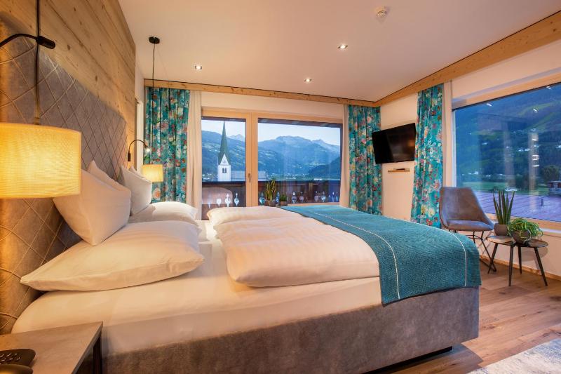Superior Double Room image 4
