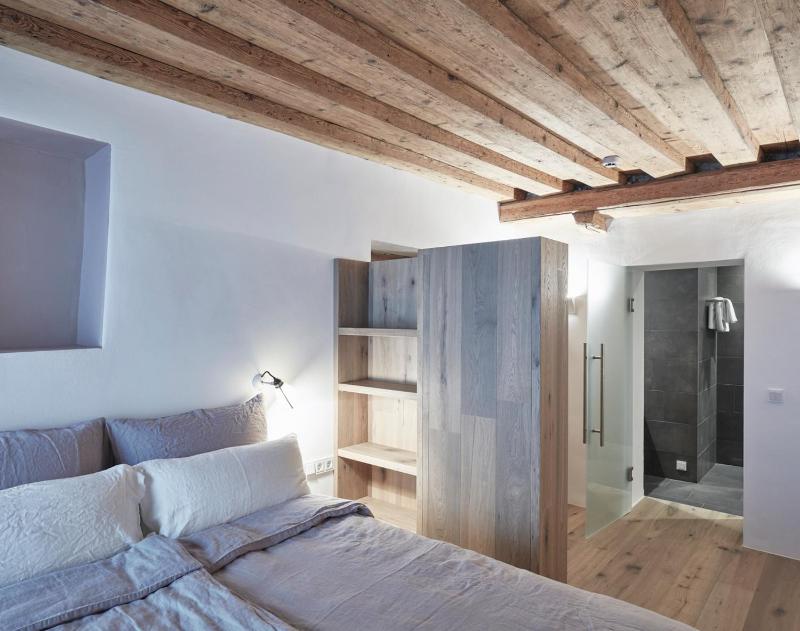 Standard Double Room image 2