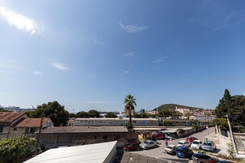 Apinelo Port Rooms - image 7
