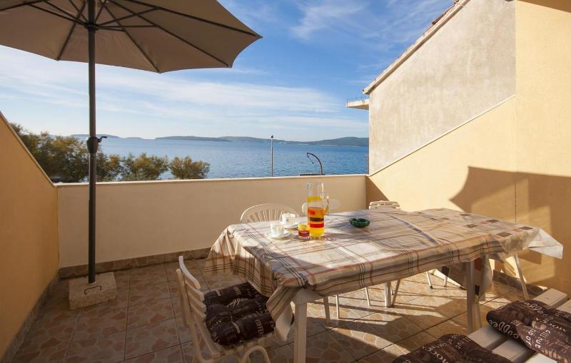 Two-Bedroom Apartment with Terrace and Sea View image 1