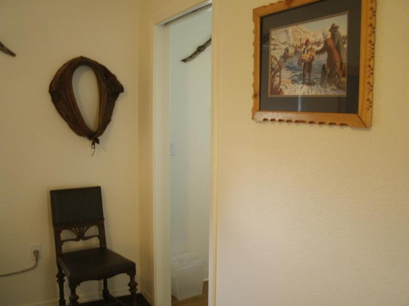 Pioneer Room With One Full & One Queen Bed, Shower image 1