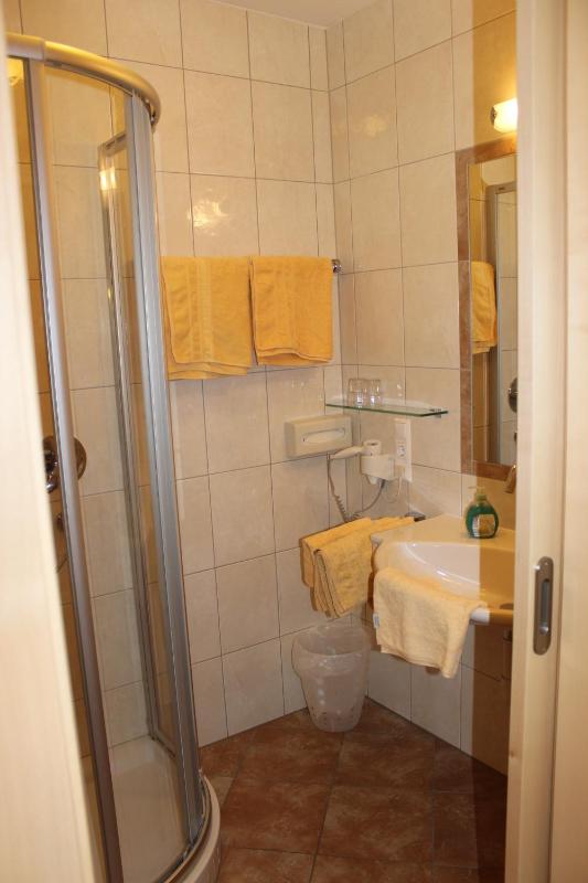 One-Bedroom Apartment image 2
