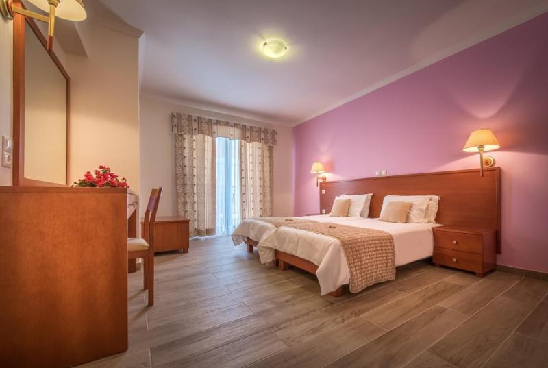 Villa-Suite with Private Pool and Sea View image 3