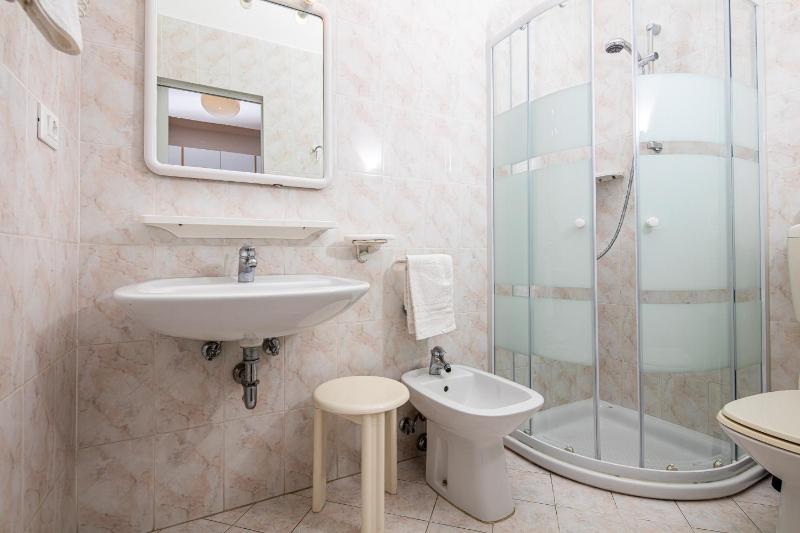 Comfort Double Room with Balcony image 4