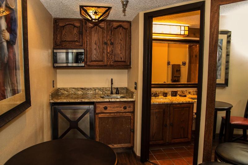 Lodge Guest Room image 2