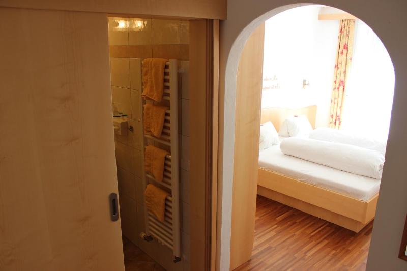 Double Room image 2