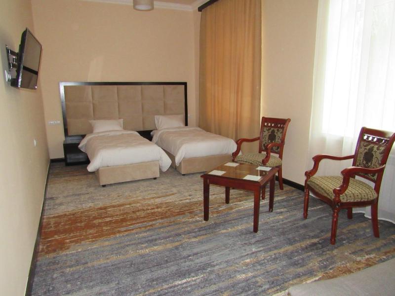 Superior Double or Twin Room image 4