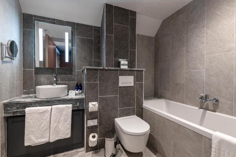 King Suite with View image 2