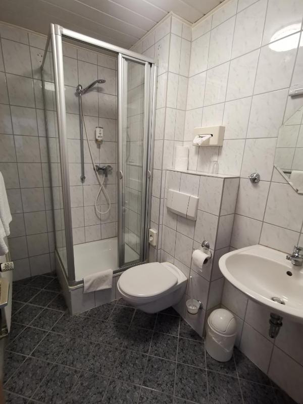Small Double Room image 4