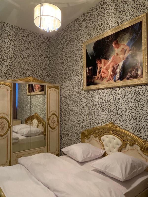 King Room image 3