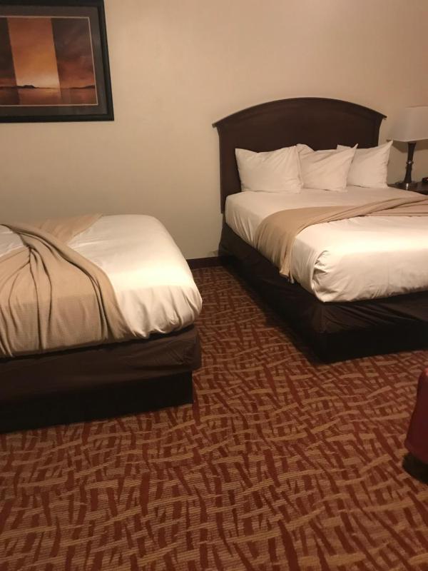 Deluxe Family Room image 3