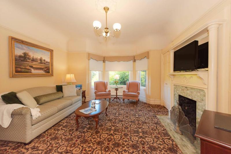 Two-Bedroom Suite image 1