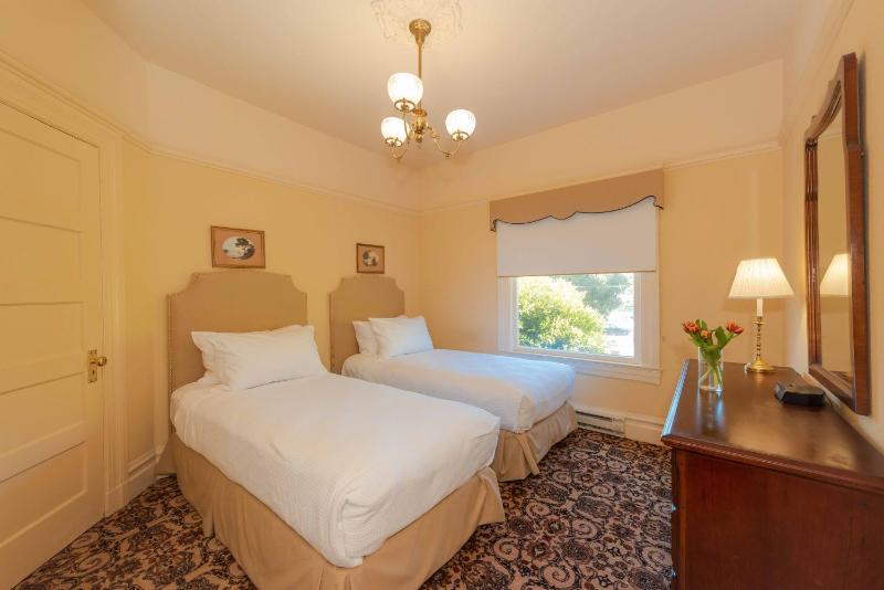 Stanyan Park Hotel - image 8