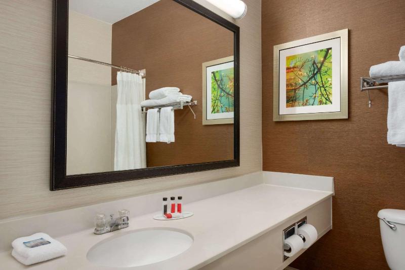 King Room - Mobility Access/Non-Smoking image 3