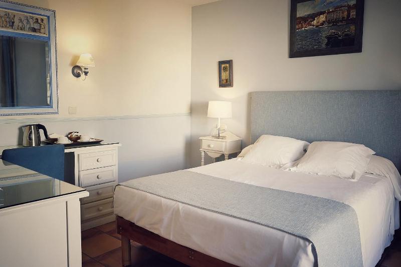 Superior Double Room image 3