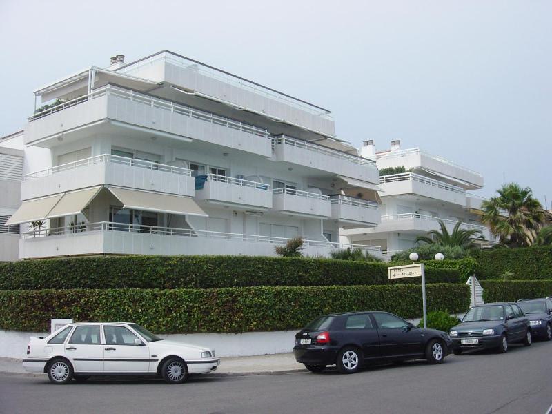 Two-Bedroom Apartment with Sea View image 1
