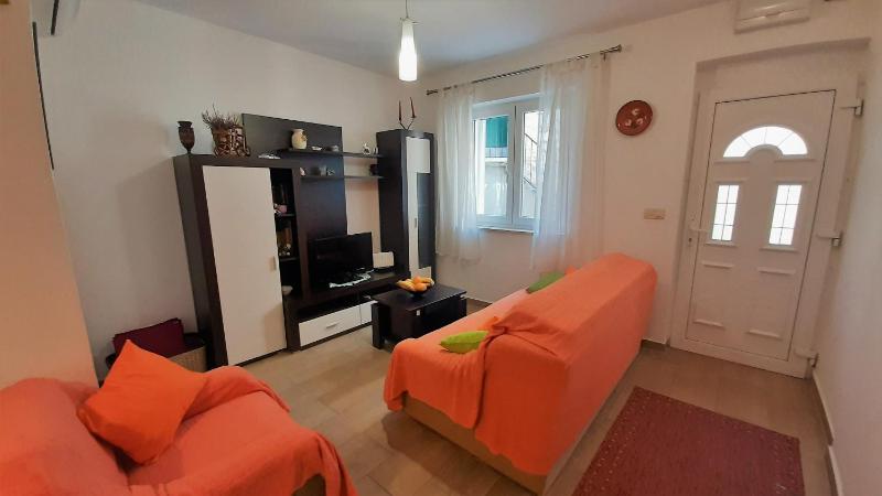 Apartment Mario - image 10