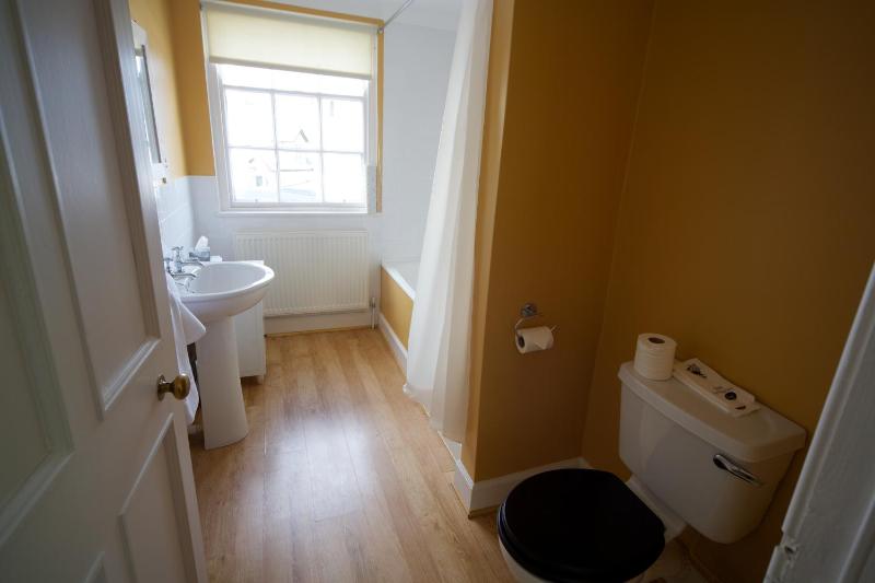 Standard Double Room image 3