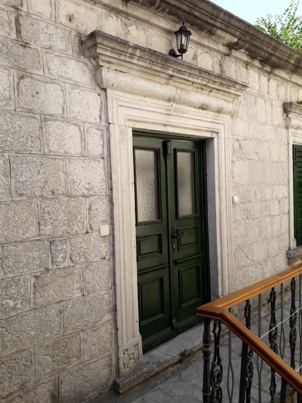 Superior Apartment image 3