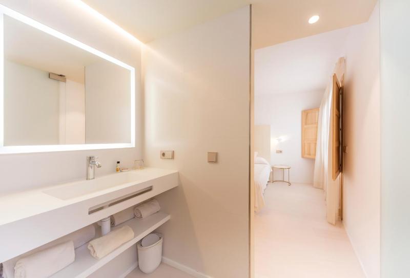 Superior Double or Twin Room with Terrace image 4