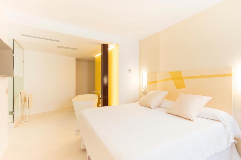 Deluxe Junior Suite image 2