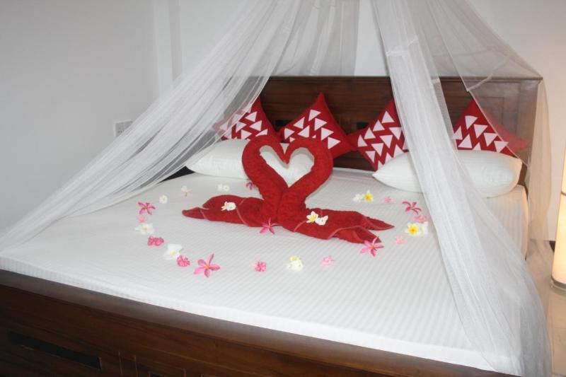 Hidden Villa - image 7
