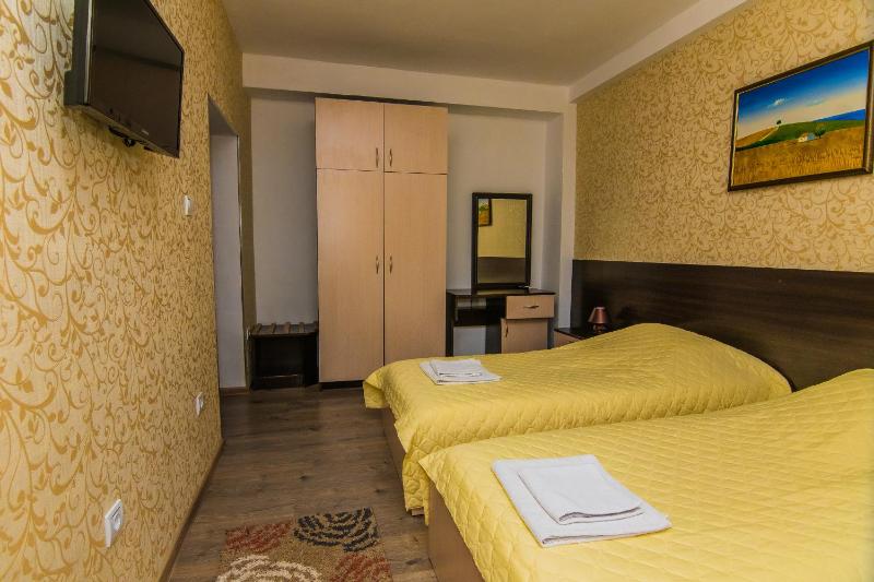 Twin Room image 1