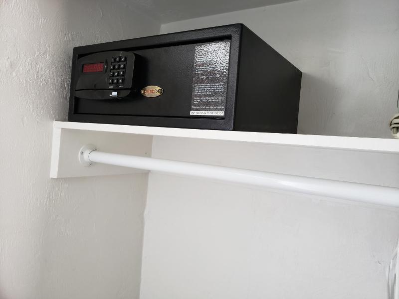 King Room with Kitchenette image 4