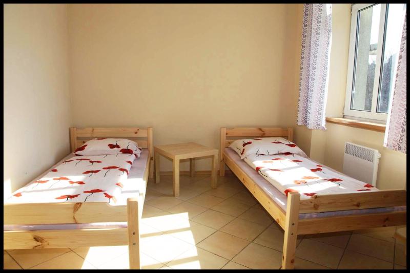 Twin Room with Shared Bathroom image 2