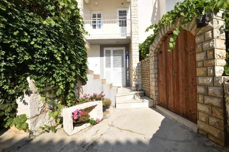 Apartment Milka - image 8